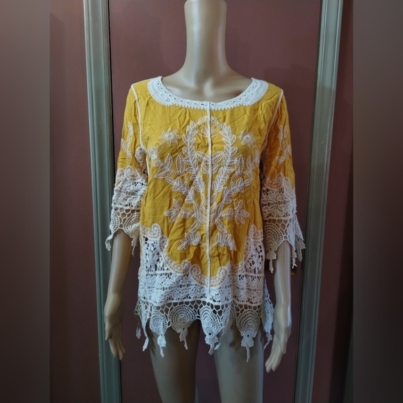 Cato Tops - Cato Est 1946 women's yellow and white boho knit top blouse shirt size medium